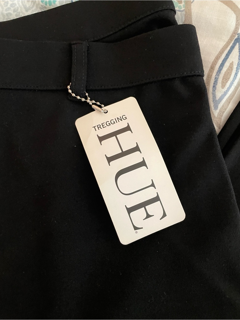NWT HUE Treggings straight leg pant